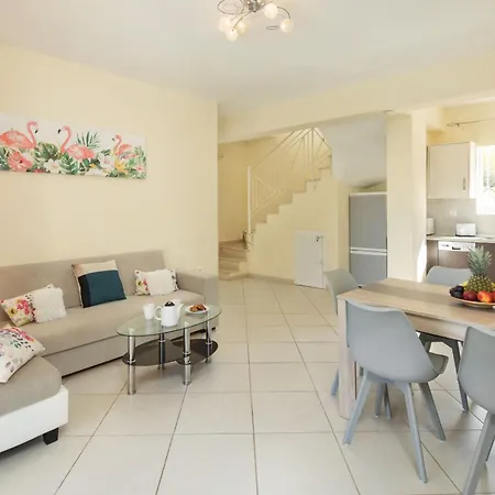 فيلة Anamari Eos Agios Stefanos Kassiopi