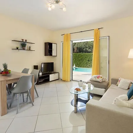 فيلة Anamari Eos Agios Stefanos Kassiopi